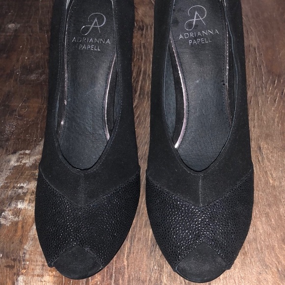 ADRIANNA PAPELL BLACK SUEDE HEELS NWT sz 8.5 - Picture 1 of 8